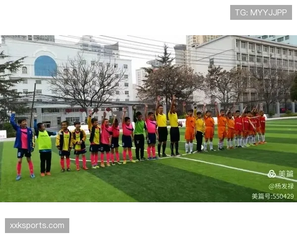 中圈开球规则拆解:何时必须踢出才能有效开赛? 中圈开球规则拆解:何时必须踢出才能有效开赛?